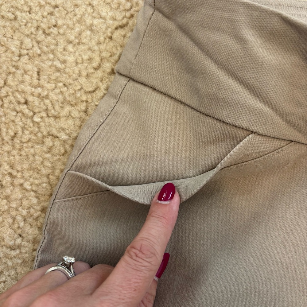 Kim Rogers Women's Tan Capris Size 12 - Picture 3 of 6